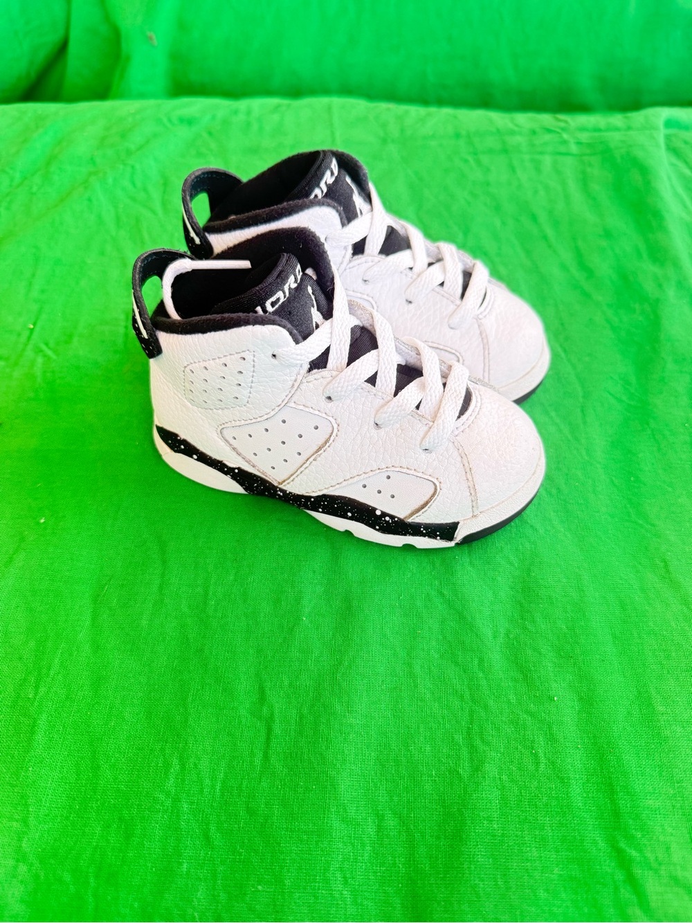 “SIZE 6C” Jordan 6 Retro Reverse Oreo